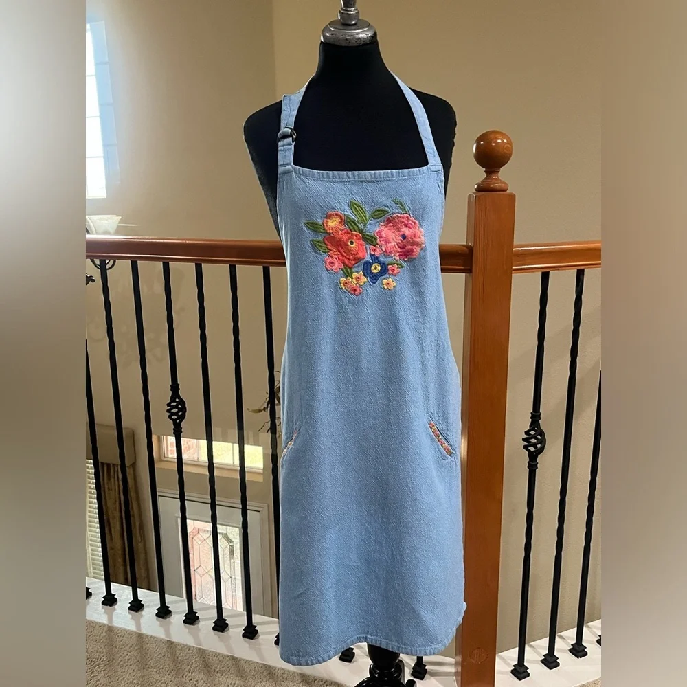SUR LA TABLE Blue Denim Apron with Bright Floral Embroidery FRONT POCKETS,